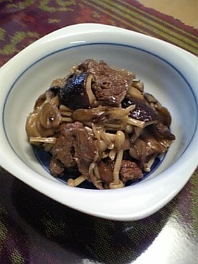 ご飯にぴったり!牛肉ときのこの甘辛煮