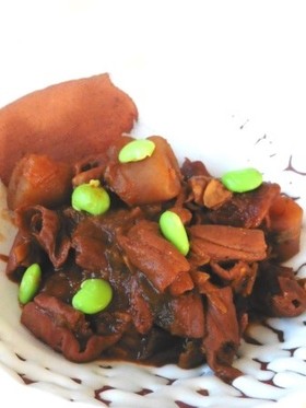 豚もつと砂肝のスパイシー味噌煮