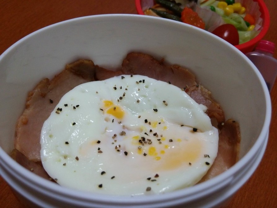 レンジde簡単！焼豚＆目玉焼き丼☆お弁当の画像