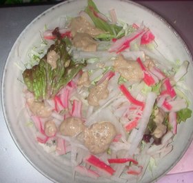 今日のサラダ~ゴママヨ醤油ドレ~