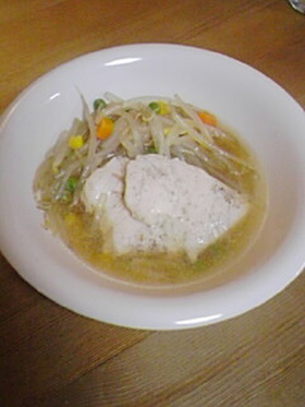 めかじきともやしの中華スープ蒸し煮