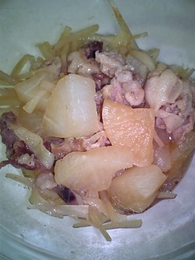 皮も活用!大根と豚肉のコンソメ煮