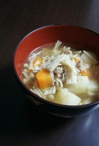 余った挽き肉とえのき茸の野菜スープ