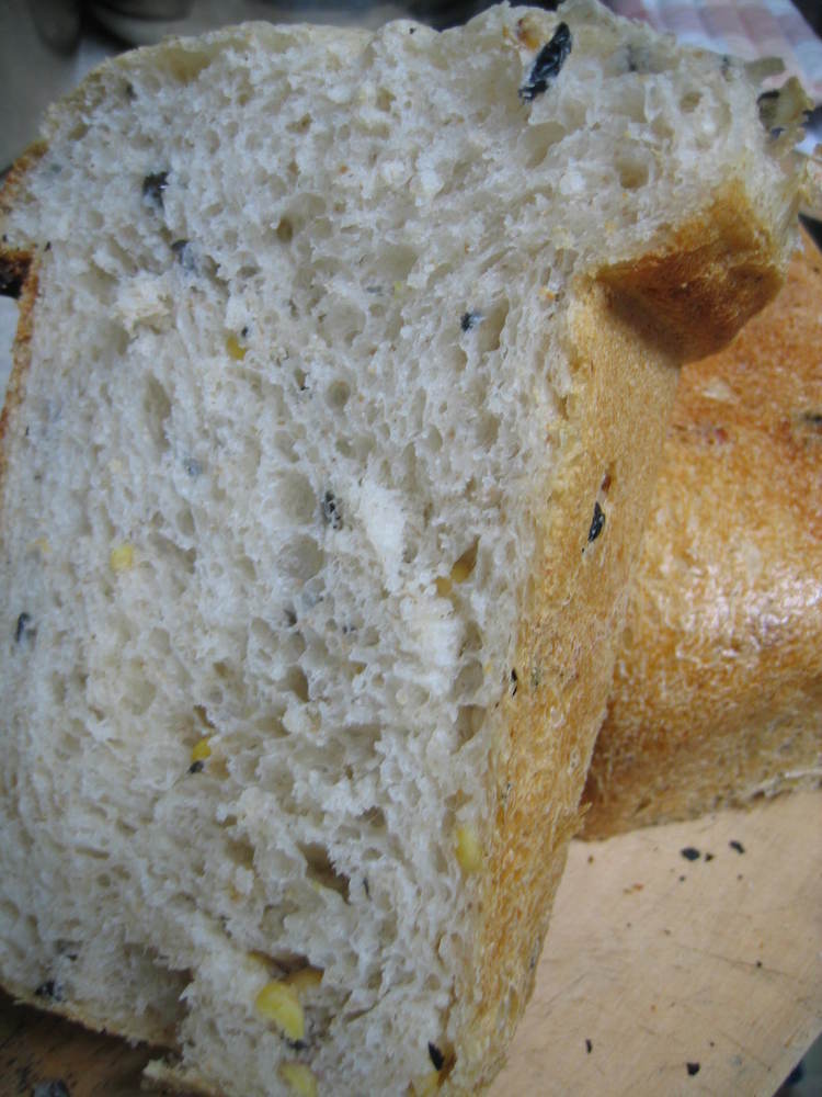 ホシノ天然酵母　ライ麦＆黒豆＆お餅食パンの画像