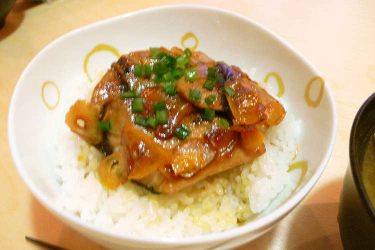 カフェ丼 ぶりの照り焼きにんにく風味 レシピ 作り方 By Akitchen クックパッド 簡単おいしいみんなのレシピが362万品