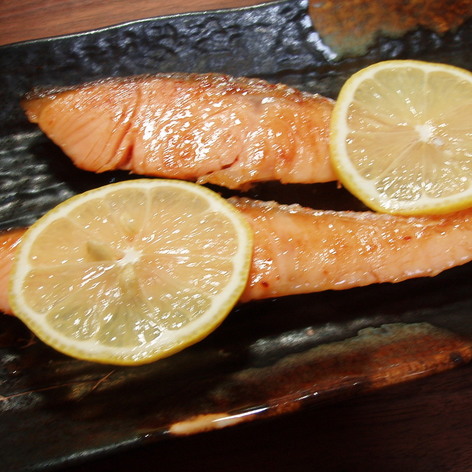 鮭の醤油レモン焼き