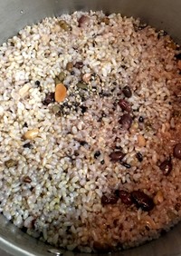圧力鍋で玄米ご飯(雑穀入り)