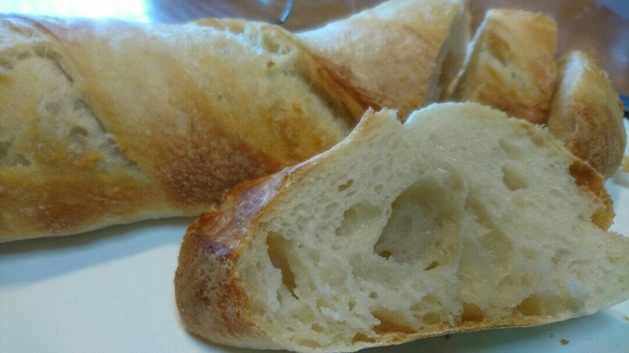 ゆっくり発酵。フランスパン。の画像