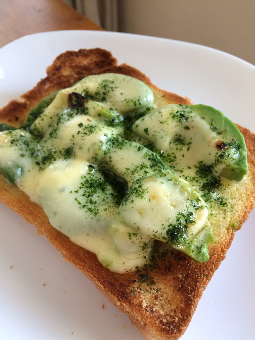 グリーンが鮮やか★アボカドチーズトーストの画像