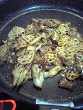 豚バラ肉とレンコンの生姜焼き