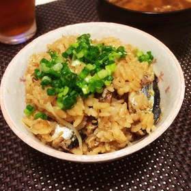 2杯目はお茶漬けに★さんまの炊き込みご飯