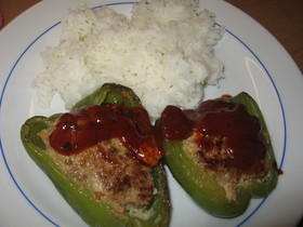 パプリカ肉詰め