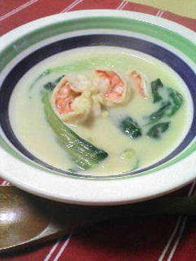 えびとチンゲン菜の豆乳カレースープ♪