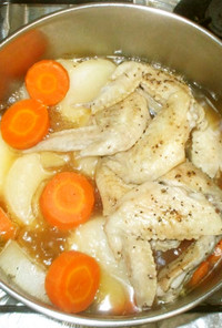 大根と鶏手羽先の煮物♪簡単鶏肉スープで