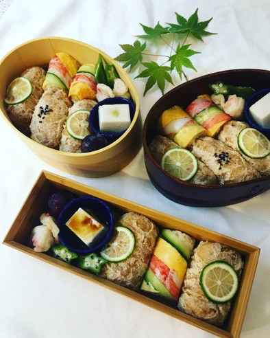 お弁当を華やかにストライプ寿司弁当の写真