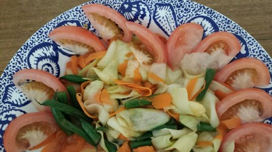 青マンゴーのサラダの写真