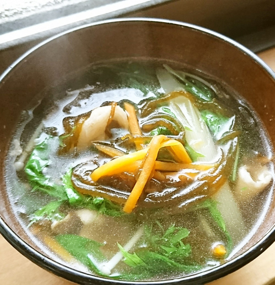 沖縄風な野菜のお汁の画像