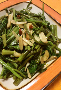 中華の定番！空芯菜とニンニクの炒め物