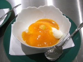 もちもち杏仁豆腐*柿ソースで!