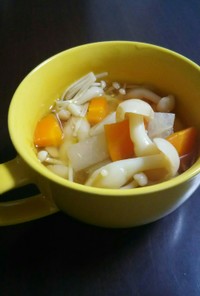 ブナピーとえのき茸♪根菜中華スープ
