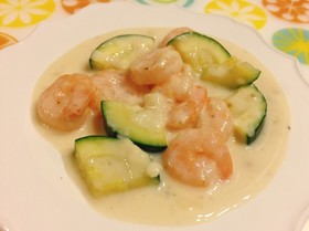 えびとズッキーニのクリーム煮♡