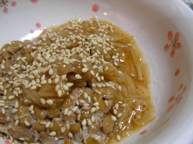 シンプルになめたけごま納豆