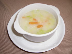 余った白菜で!とろとろあったか白菜スープ