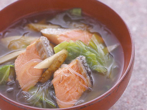 鮭とたっぷり野菜の汁もの