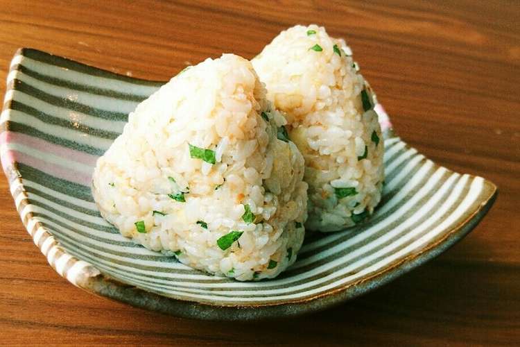 梅しそチーズおかかおにぎり レシピ 作り方 By Ahh クックパッド 簡単おいしいみんなのレシピが376万品