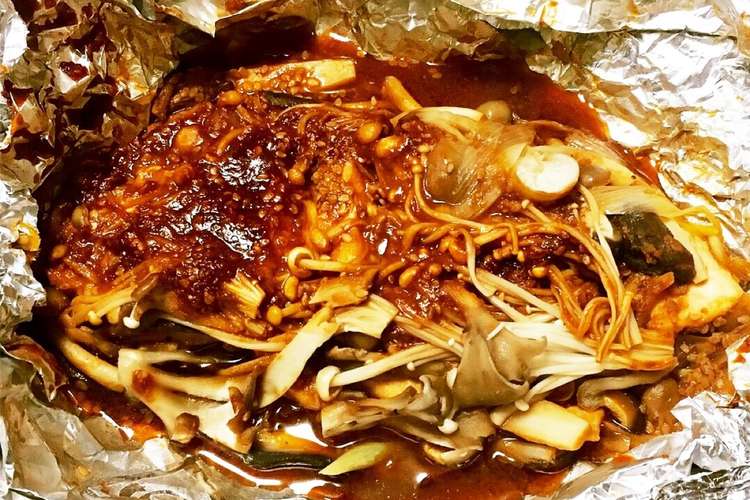 鶏胸肉 きのこのピリ辛ごま味噌ホイル焼き レシピ 作り方 By あっき クックパッド 簡単おいしいみんなのレシピが365万品