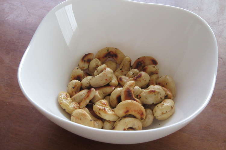 カシューナッツのクレイジーソルト炒め レシピ 作り方 By ﾋﾟｰさんのﾟｰﾟﾟ クックパッド 簡単おいしいみんなのレシピが351万品