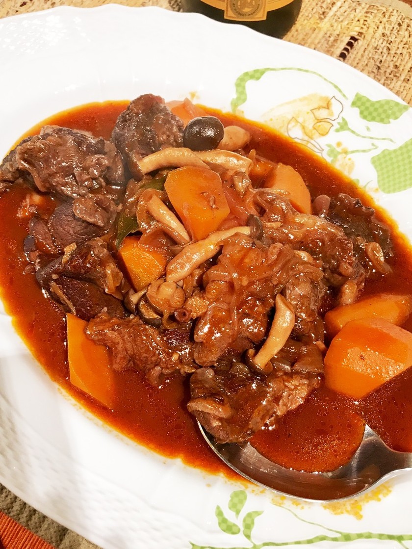 牛肉の赤ワイン煮込み by maki_t2222 【クックパッド】 簡単おいしいみんなのレシピが350万品