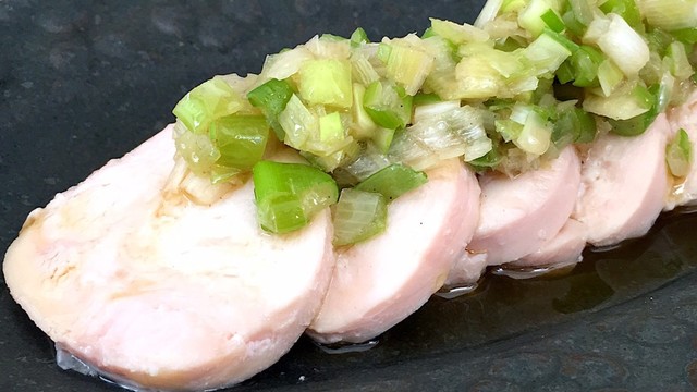 炊飯器保温でしっとり鶏ハム ねぎ塩たれ レシピ 作り方 By Akicocoaki クックパッド 簡単おいしいみんなのレシピが366万品