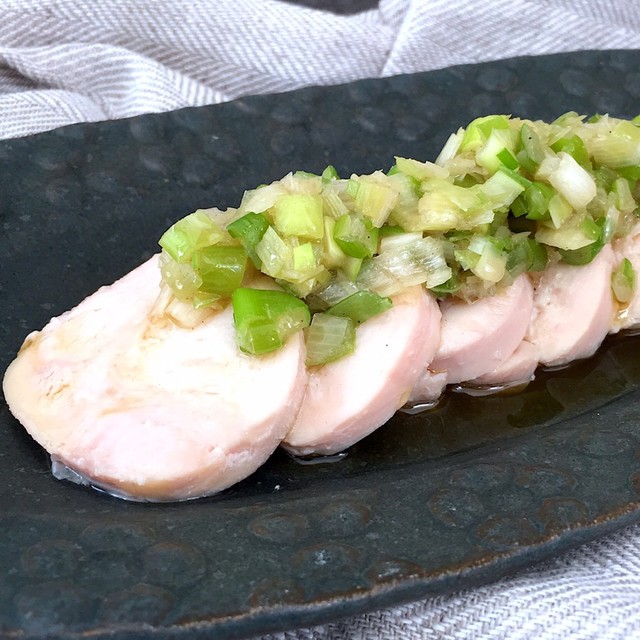 炊飯器保温でしっとり鶏ハム ねぎ塩たれ レシピ 作り方 By Akicocoaki クックパッド 簡単おいしいみんなのレシピが354万品