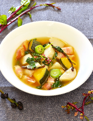 ネバネバ野菜の食べるスープの写真