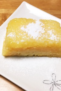 二層のレモンケーキ