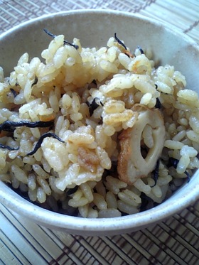みそ風味でひじきご飯