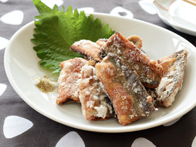 液体塩こうじでふっくら☆秋刀魚の龍田揚げ