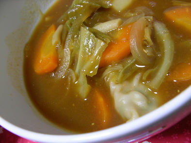 【男の料理】カレースープ餃子の写真