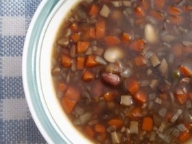 栄養ランチ☆雑穀米入り豆と野菜のスープ