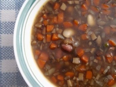 栄養ランチ☆雑穀米入り豆と野菜のスープの写真