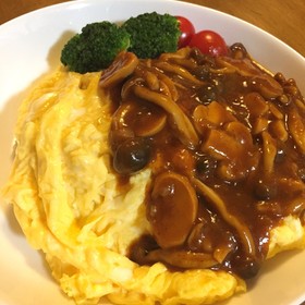 きのこソースのふわとろオムライス