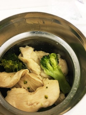 やわらか鶏胸肉とブロッコリーの筋肉飯