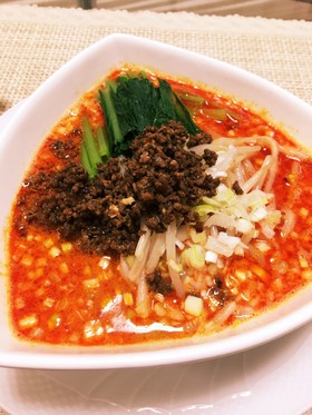 濃厚スープの担々麺