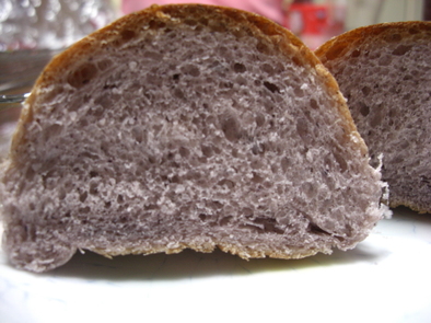 古代米で米粉パンの写真