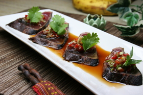 鰹のたたきのサラダ風（ヤムプラーオー）