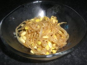もやしのピリ辛和え物?ナムル?