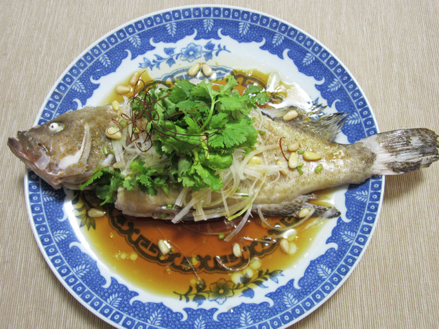 清蒸石斑魚 ハタの中華蒸し レシピ 作り方 By クックgonbao クックパッド 簡単おいしいみんなのレシピが354万品