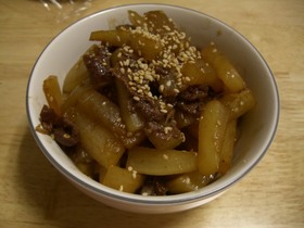 大根と牛肉の中華風?炒め物(*^_^*)