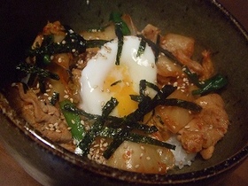 温玉のせ☆豚キムチ丼